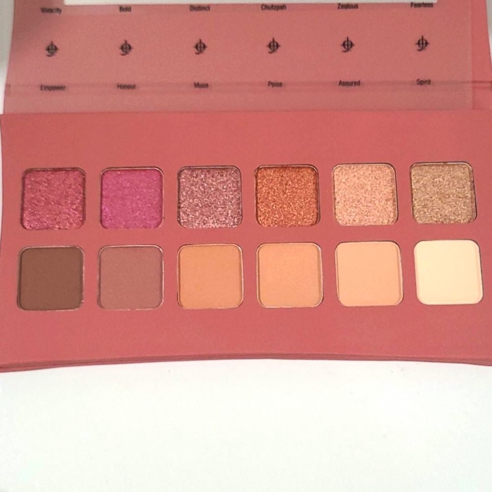Eye shadow palet